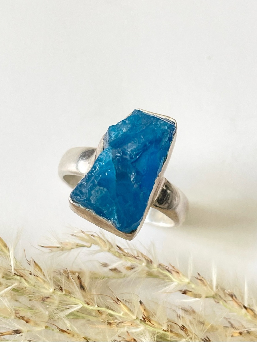 Natural Blue apatite rough Ring in 925 Sterling Silver
US:7